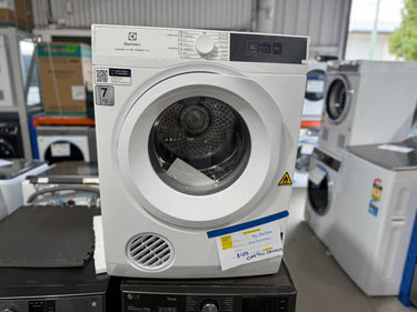 Transportation damaged Electrolux EDV705H3WC 7kg vented tumble dryer - Second Hand Appliances Geebung